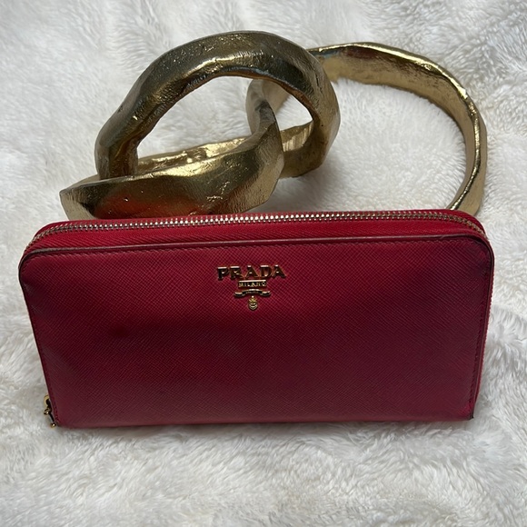Low start, PRADA Pink Safiano Leather Zip Around wallet EUC - Picture 1 of 8